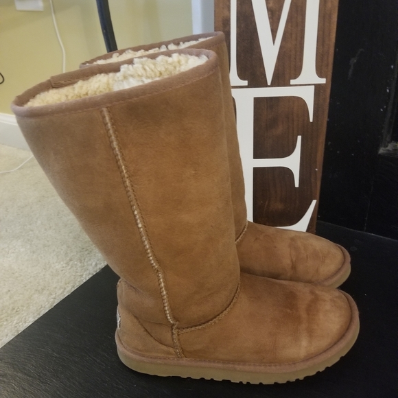 🎁UGG Classic Tall Chestnut Boots🎁 - Picture 6 of 8
